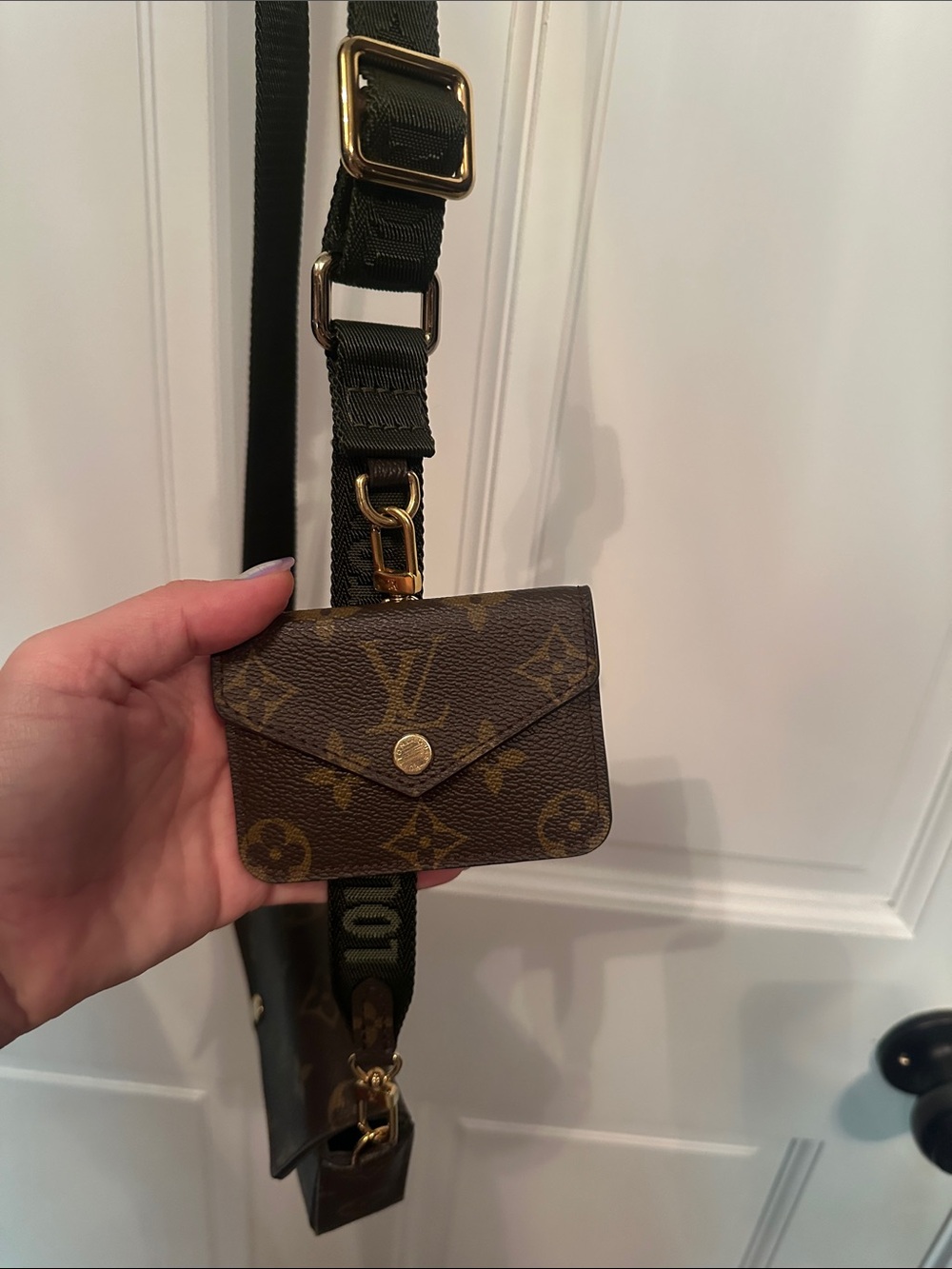 Auth. LV Felice On the Go crossbody w/ green guitar strap,detachable coin pouch - Picture 4 of 16